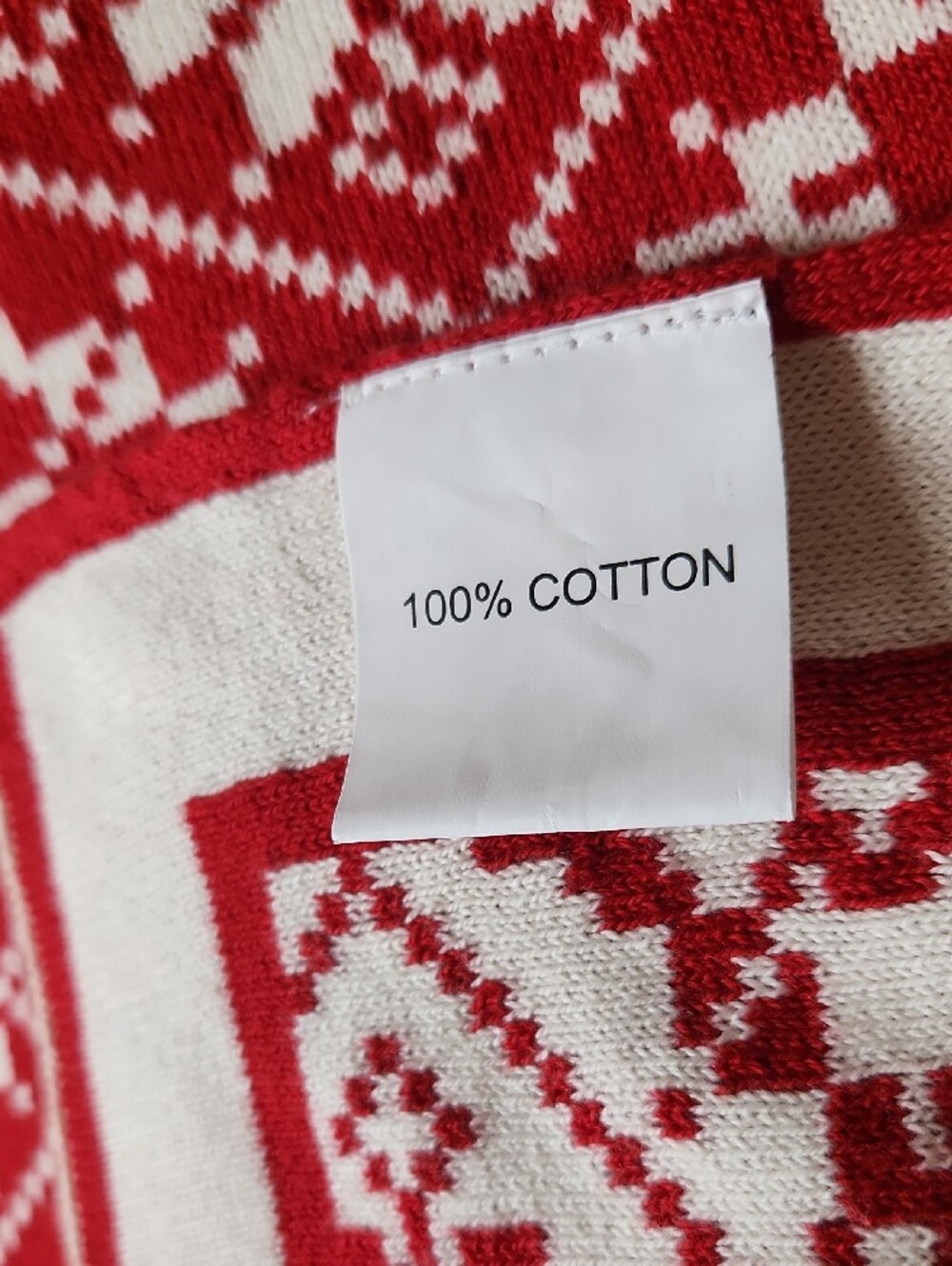 Classic Red and White Christmas Throw Blanket - Home Holiday - Picture 2 of 3